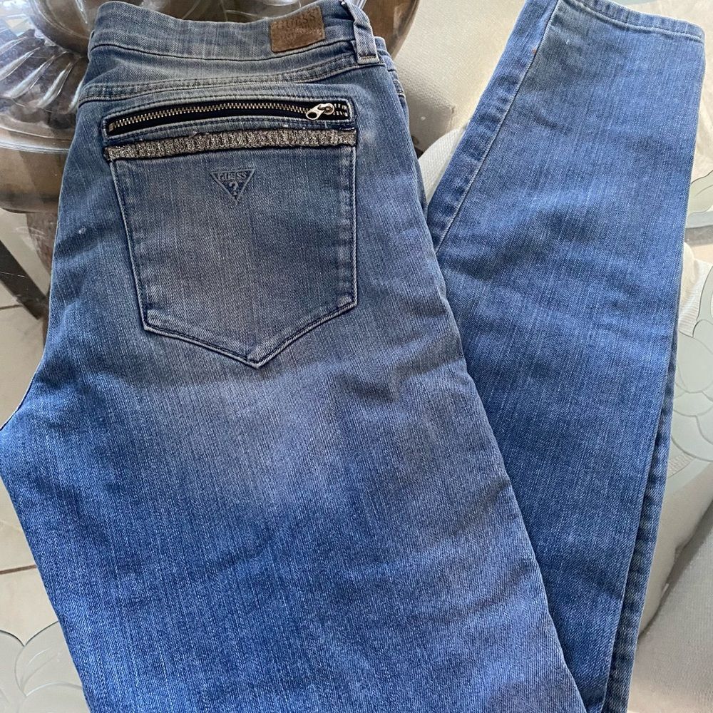 Guess 1981 Brittney Skinny Jeans Size 30
Inseam also 30”